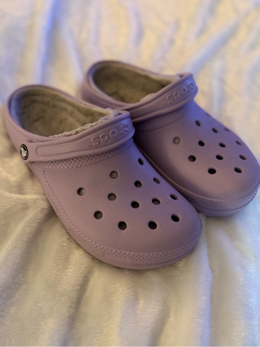 Women’s Lavender Cozy Lined Crocs - Picture 4 of 9